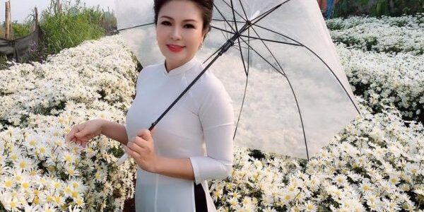 Ca sĩ Cao Hồng ái mộ người chị thân thiết tài năng xinh đẹp Mai Nguyễn