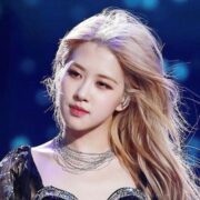 Tóc màu trà sữa thành hot trend hè 2023