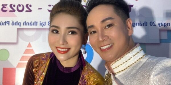 “Hoa hậu cải lương” Như Huỳnh đến Hà Nam cổ vũ NSƯT Hoàng Tùng
