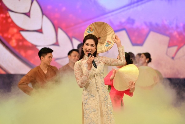 “Hoa hậu cải lương” Như Huỳnh trở lại ấn tượng sau khi trở thành NSƯT