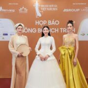 Hoa hậu Thuỳ Tiên hóa nàng thơ miền Tây của NTK Nguyễn Minh Công