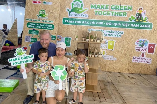 Đổi “quà Xanh” của Việt Nam Xanh trong Lễ hội Không tiền mặt 2024